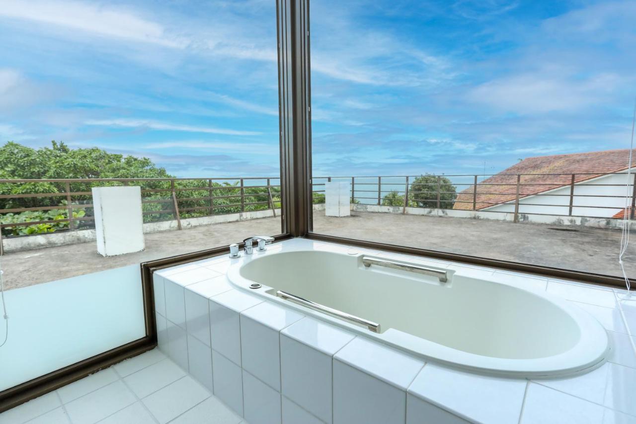 Ishigaki Sunset Cove Hotel Buitenkant foto